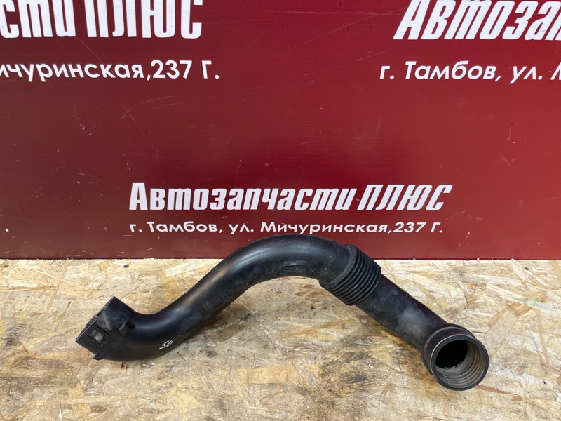 Патрубок воздушного фильтра - фото 1