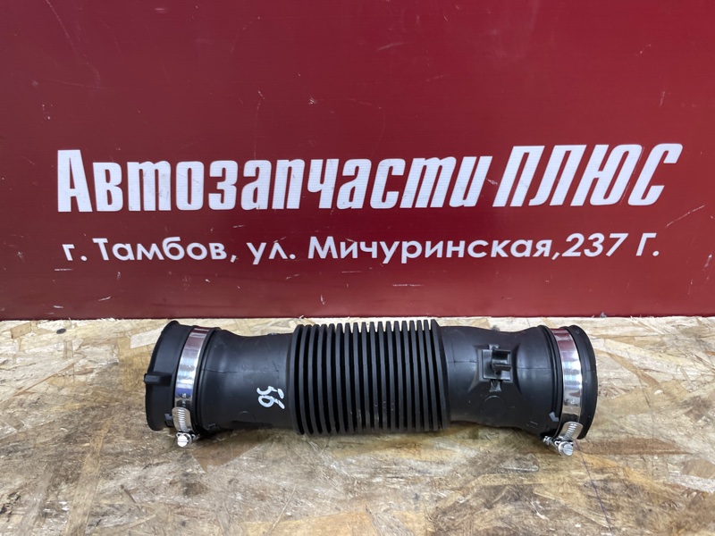 Патрубок воздушного фильтра - фото 1