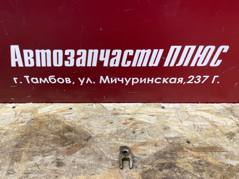 Кронштейн форсунки - фото 1