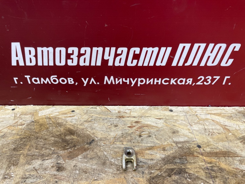 Кронштейн форсунки - фото 1