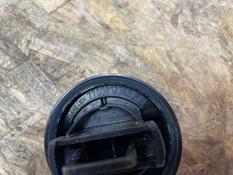 Крышка топливного бака - фото 3