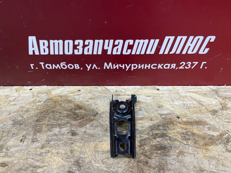 Кронштейн опоры двигателя - фото 1