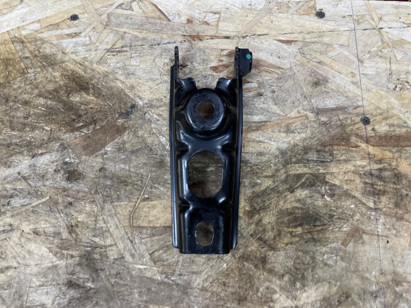 Кронштейн опоры двигателя - фото 2