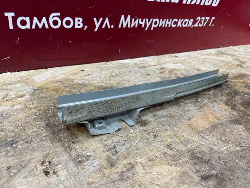 Направляющая стекла     двери - фото 4