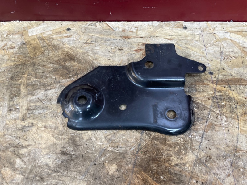 Кронштейн подрамника - фото 5