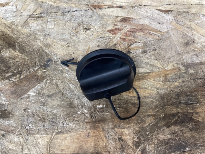 Крышка топливного бака - фото 2