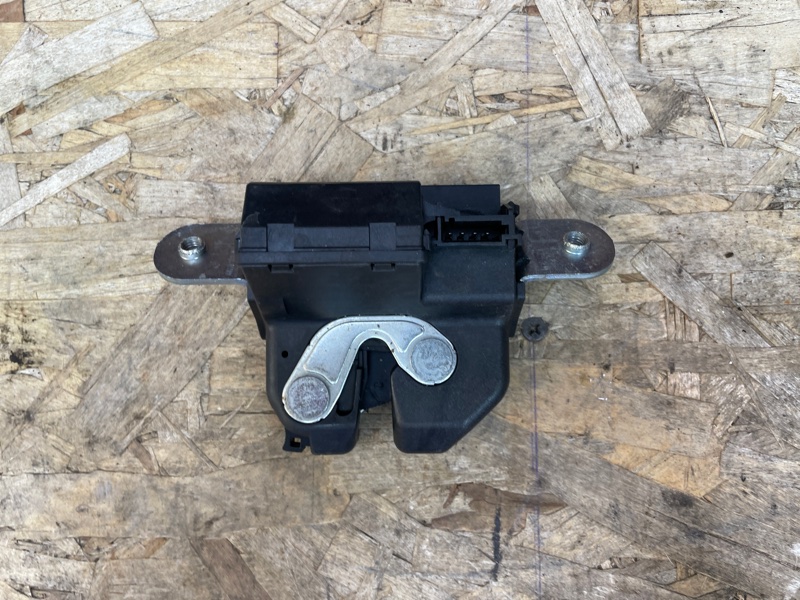 Замок крышки багажника - фото 2