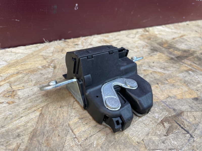 Замок крышки багажника - фото 4