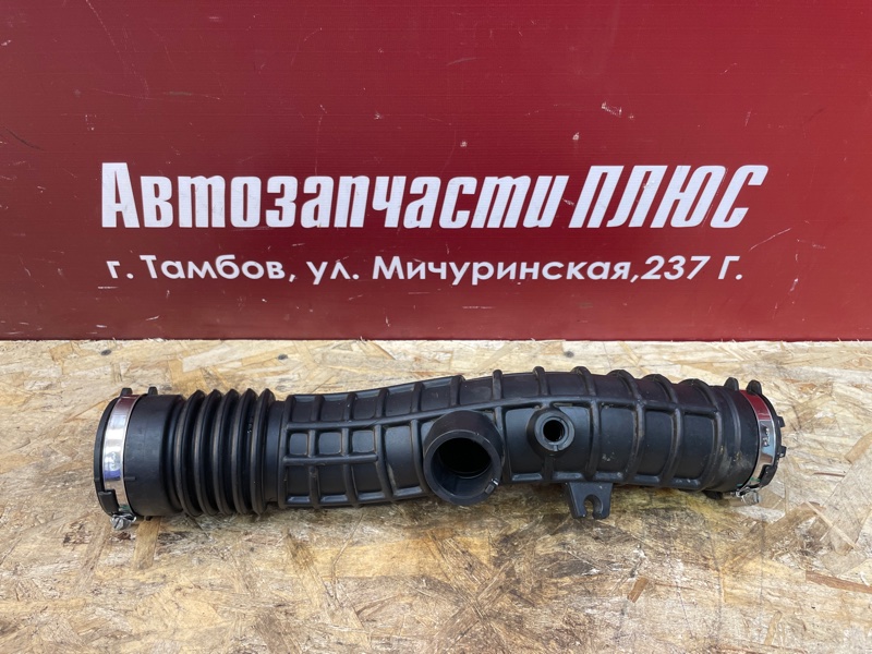 Патрубок воздушного фильтра - фото 1