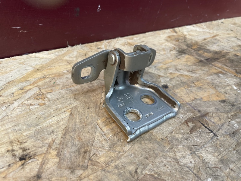 Петля двери - фото 4