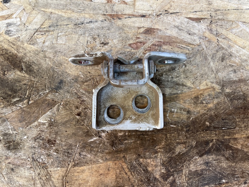 Петля двери - фото 2