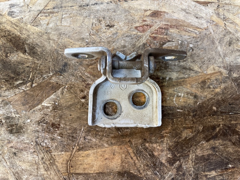 Петля двери - фото 2