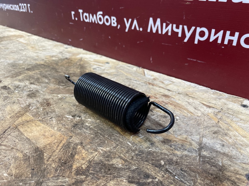 Пружина крышки багажника - фото 3