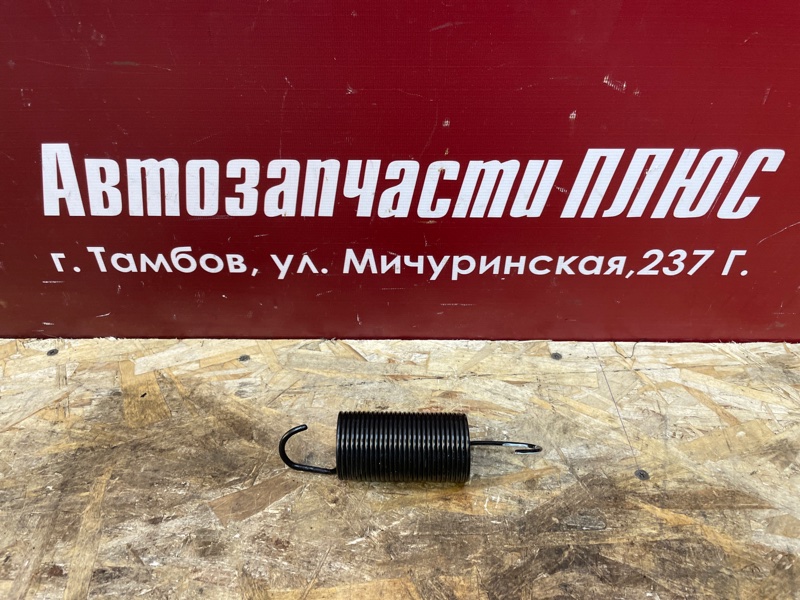 Пружина крышки багажника - фото 1