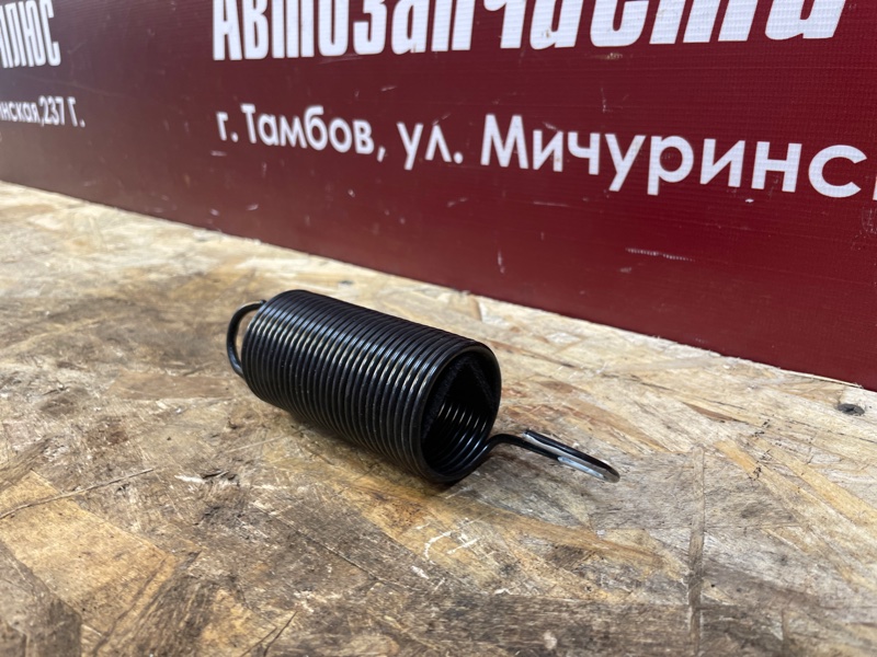 Пружина крышки багажника - фото 3