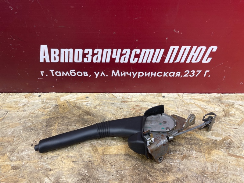 Рычаг стояночного тормоза - фото 1