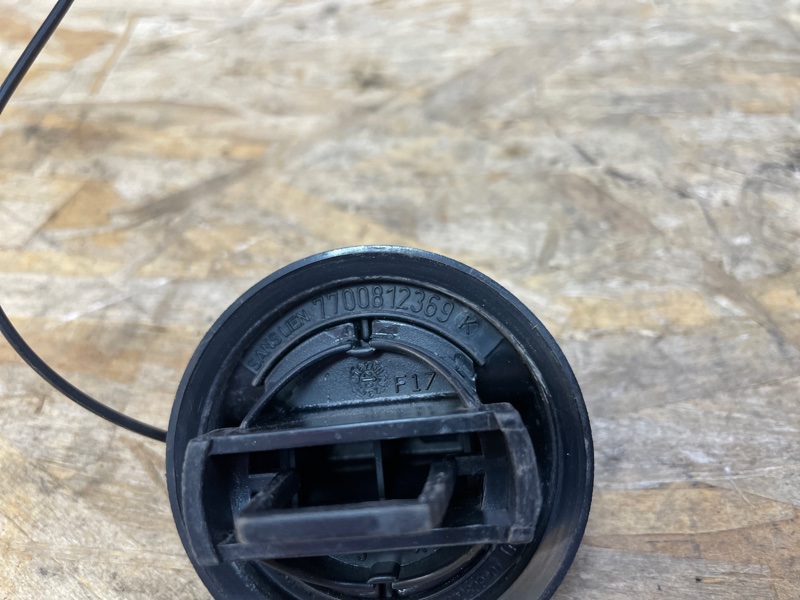 Крышка топливного бака - фото 7