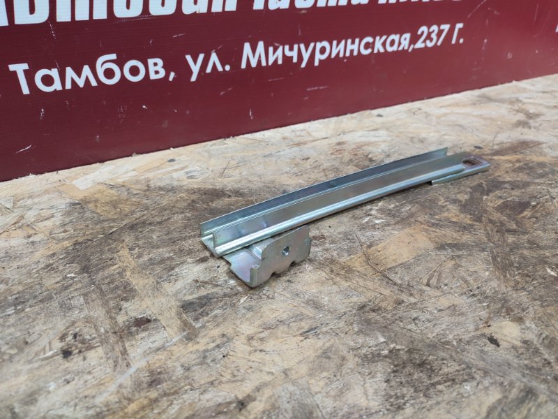 Направляющая стекла     двери - фото 3