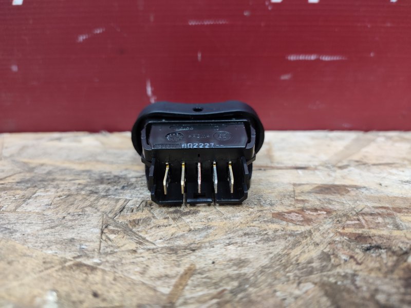 Кнопка стеклоподъемника - фото 6