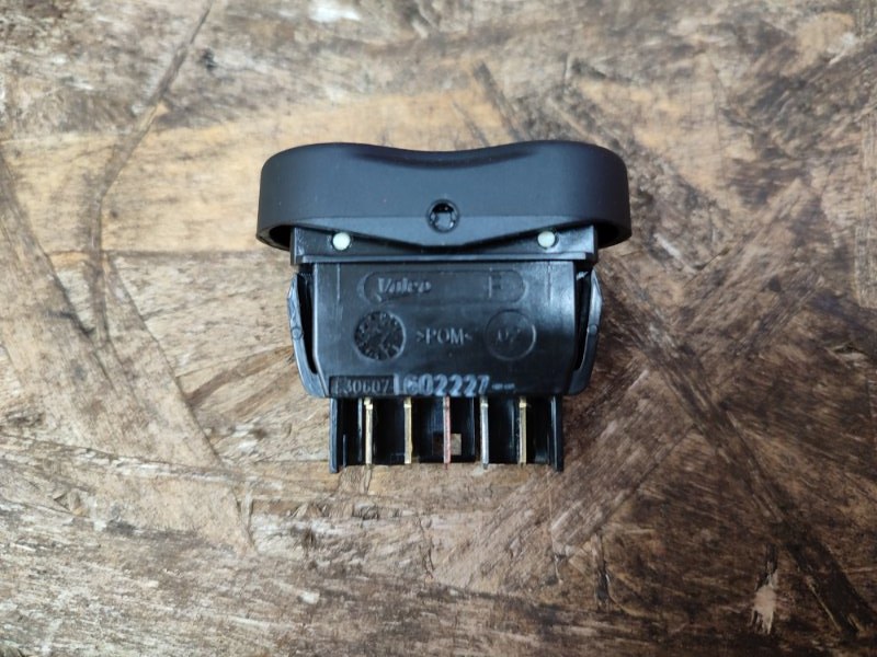 Кнопка стеклоподъемника - фото 5