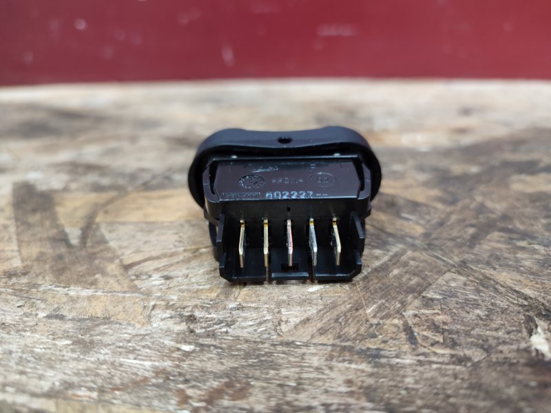 Кнопка стеклоподъемника - фото 6