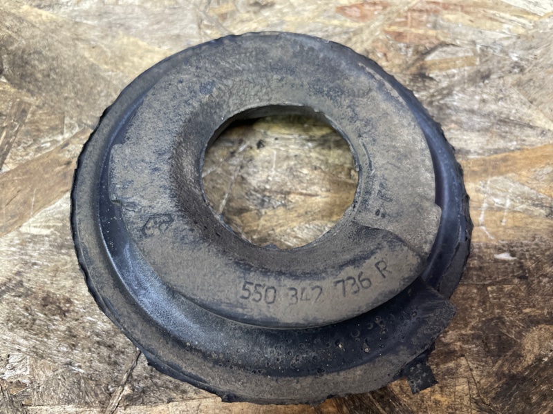 Верхняя опора    пружины - фото 3