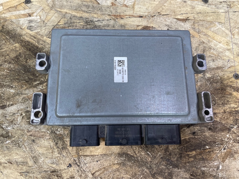 Блок управления двигателем - фото 6