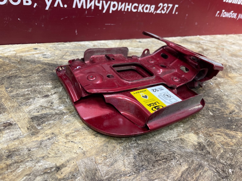 Лючок бензобака - фото 6