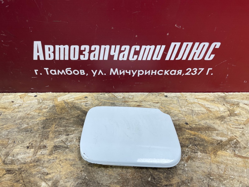 Лючок бензобака - фото 1