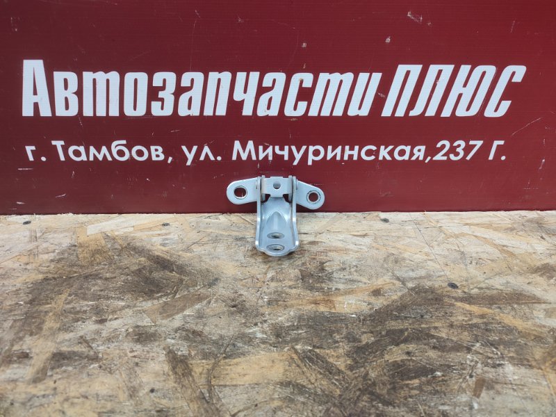 Петля двери - фото 1
