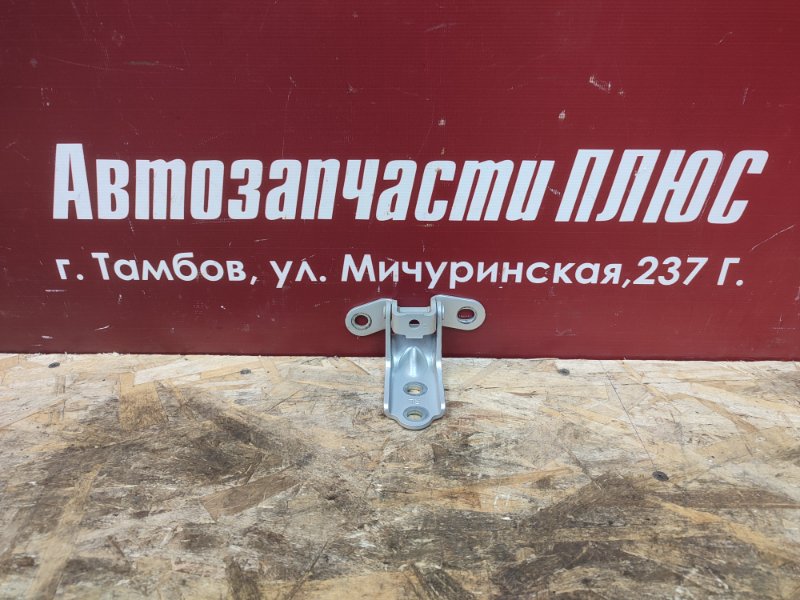 Петля двери - фото 1