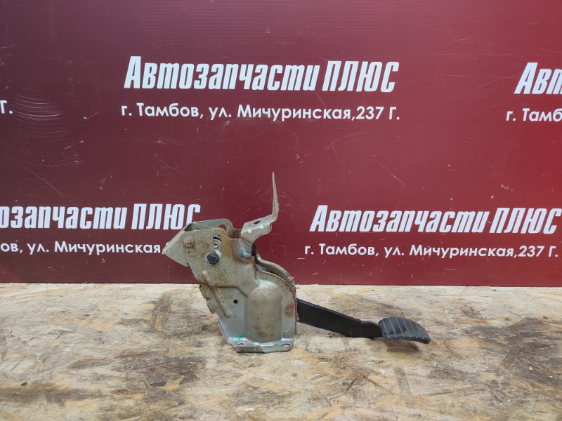 Педаль тормоза - фото 1