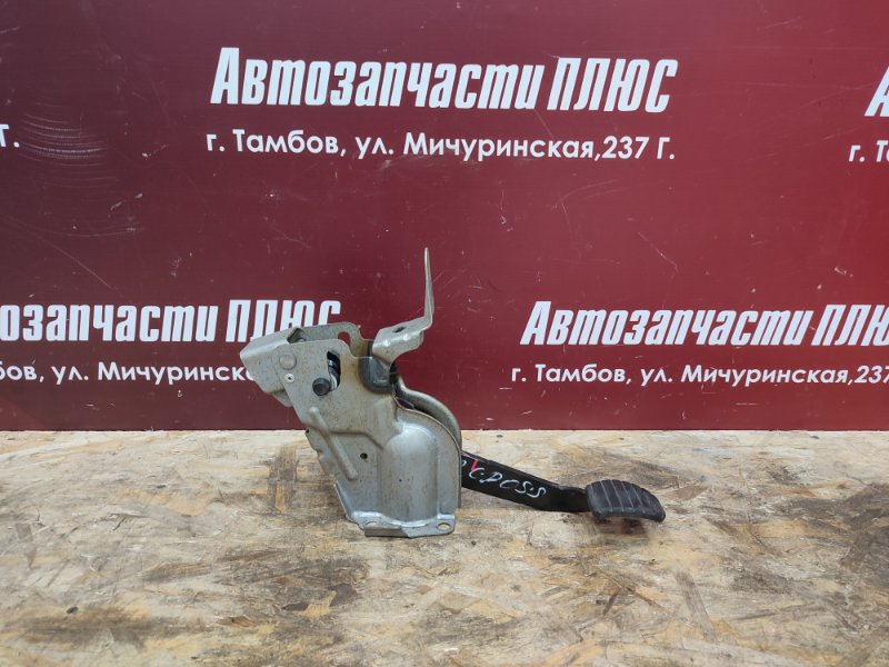 Педаль тормоза - фото 1