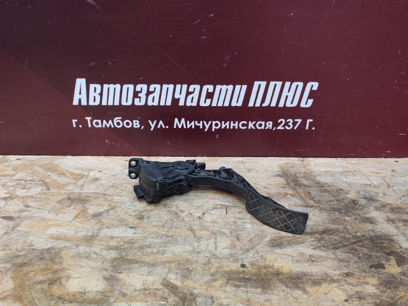 Педаль газа - фото 1