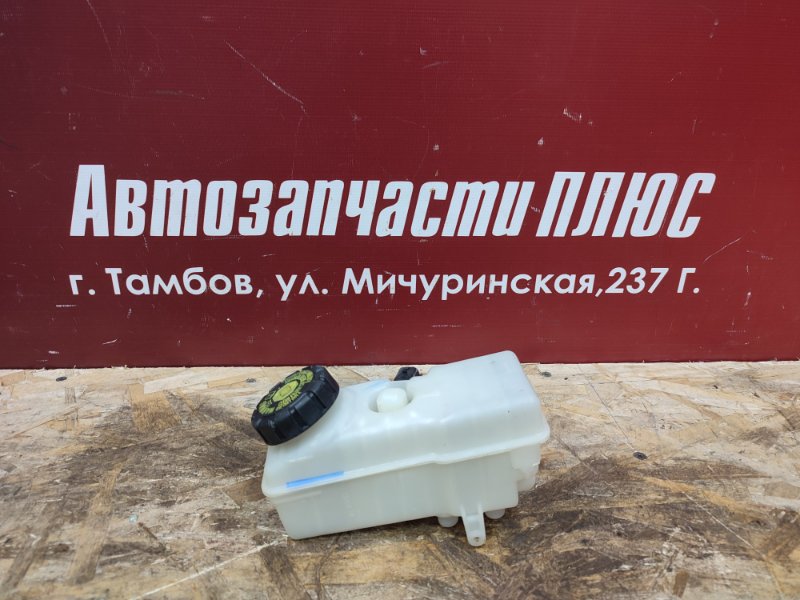 Бачок главного тормозного цилиндра - фото 1