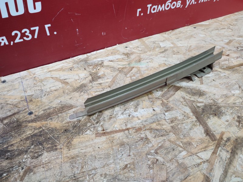 Направляющая стекла двери - фото 4