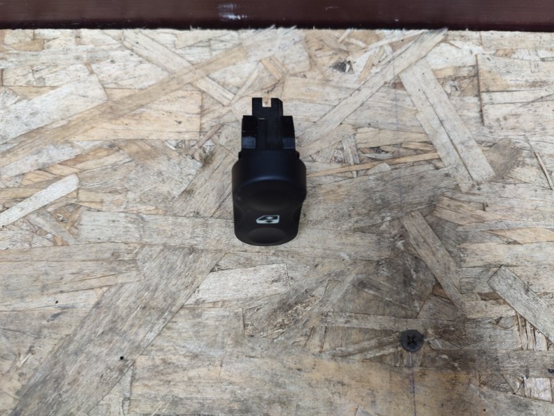 Кнопка стеклоподъемника - фото 2