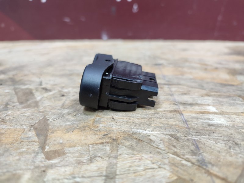 Кнопка стеклоподъемника - фото 4