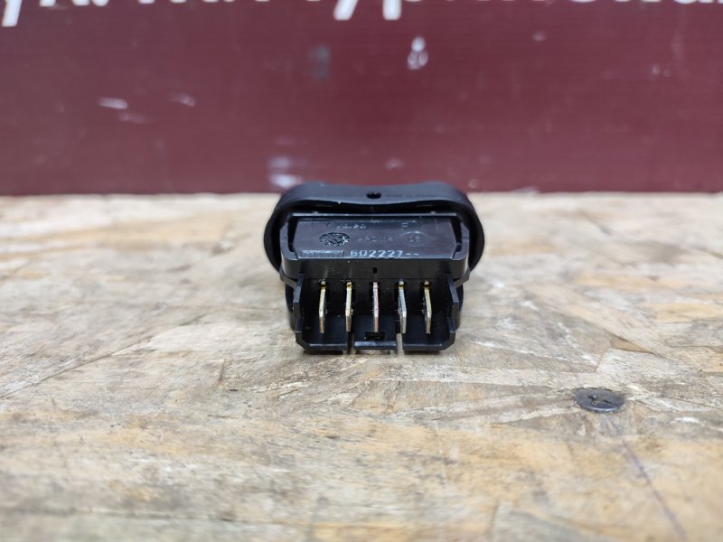 Кнопка стеклоподъемника - фото 6