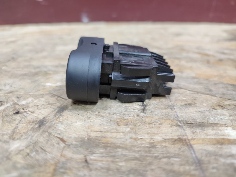 Кнопка блокировки дверей - фото 5