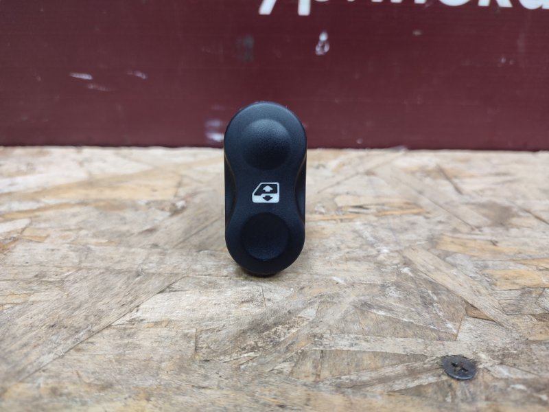 Кнопка стеклоподъемника - фото 1