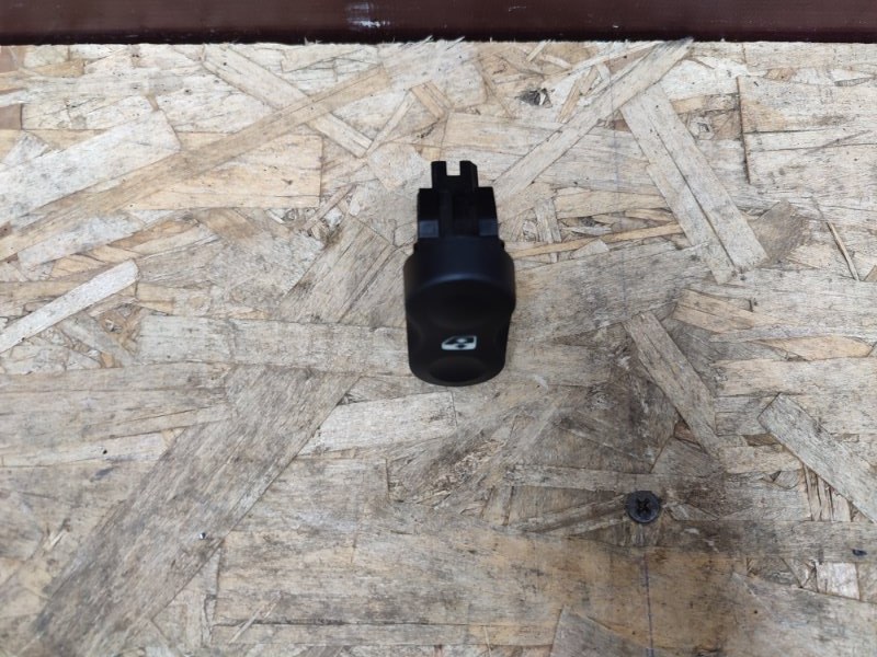 Кнопка стеклоподъемника - фото 2