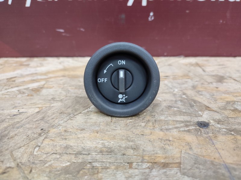 Выключатель подушки безопасности - фото 1