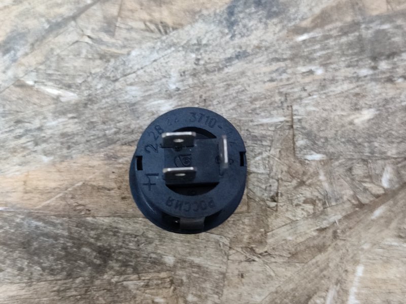 Кнопка открывания багажника - фото 5