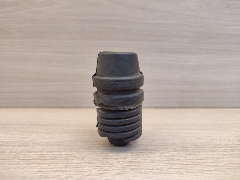 Отбойник капота - фото 3