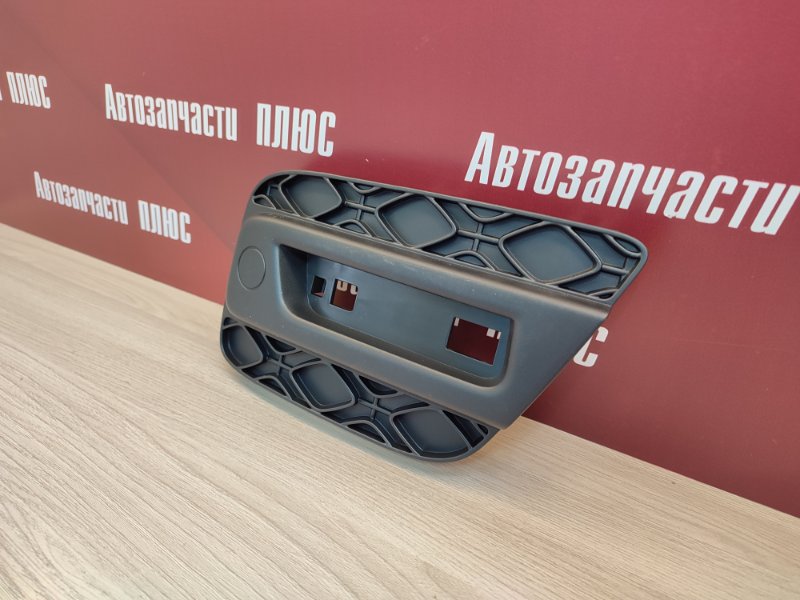 Накладка бампера - фото 2