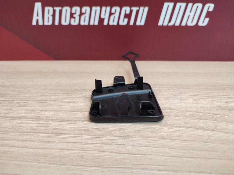 Заглушка буксировочного крюка - фото 4