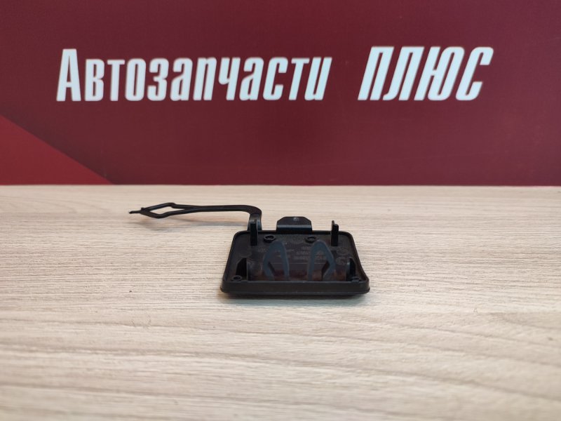 Заглушка буксировочного крюка - фото 4
