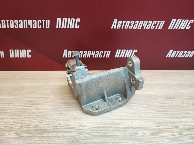 Кронштейн промежуточной опоры правого привода - фото 1