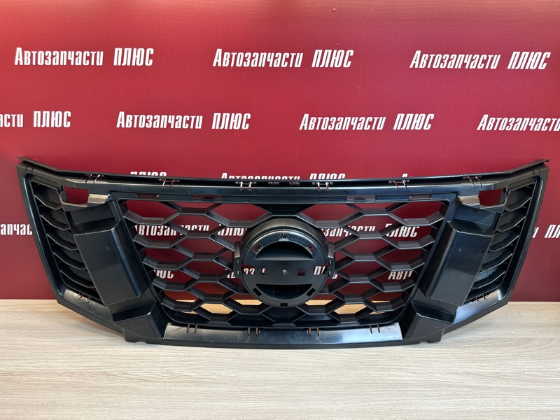 Решетка радиатора - фото 1